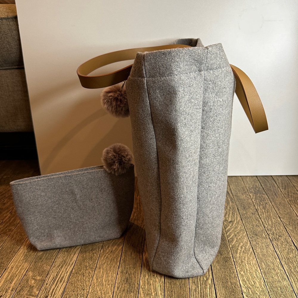 Gray Felt Tote Bag and Matching Small Makeup Bag with PomPoms. - Picture 6 of 7